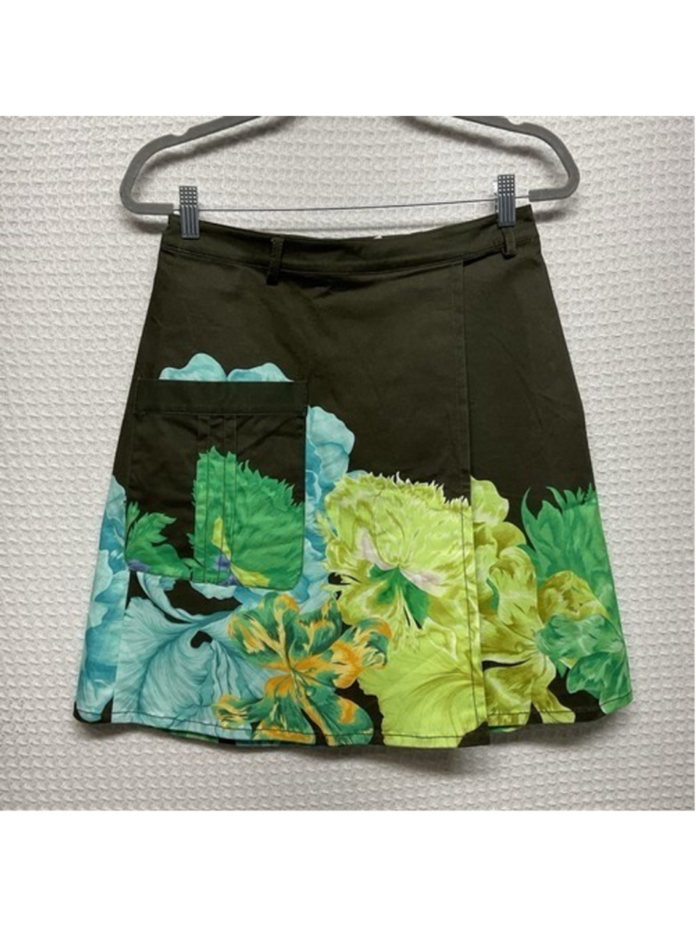 NWT The Kit Floral Beach Olive‎ Iris Mini Cargo Skirt Women L Dominican Republic